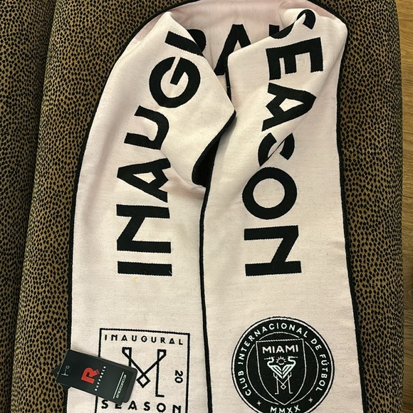 Club Internacional de Futbol MIAMI Inaugural Season pink black scarf - Picture 4 of 5